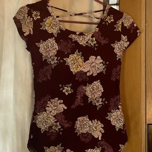 Beautiful women’s small floral shirt